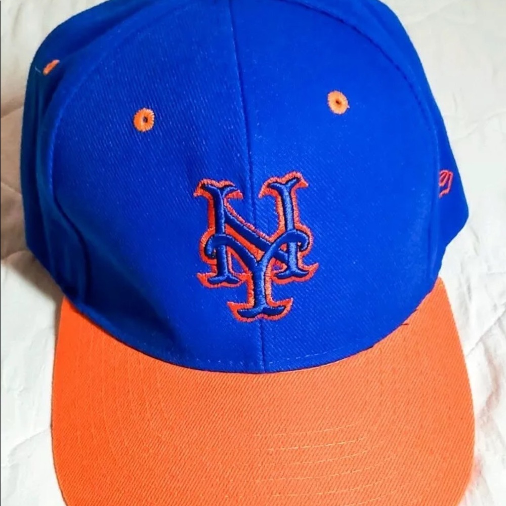 NY fitted cap
